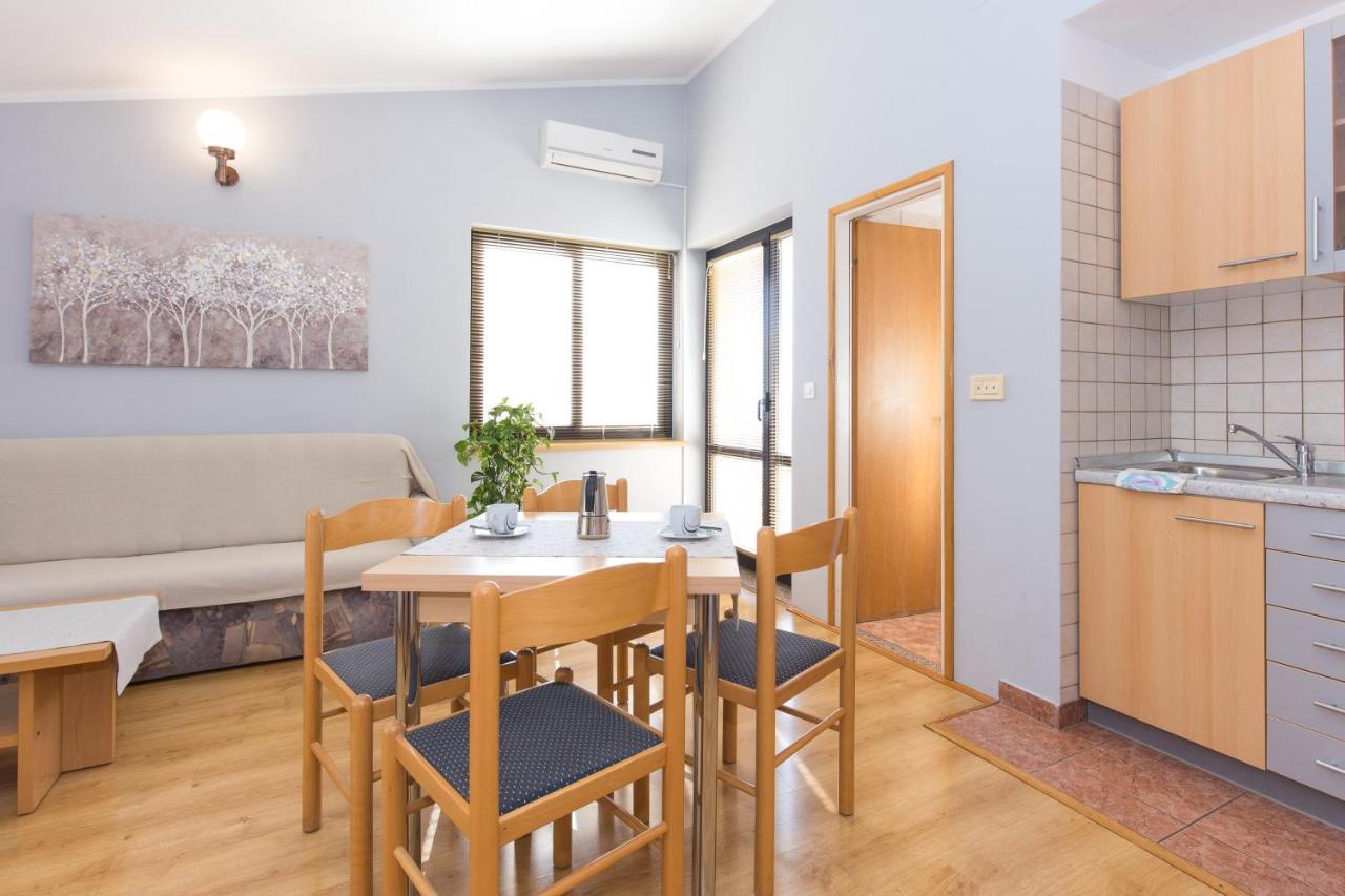 Villa Paradiso Punat Buitenkant foto