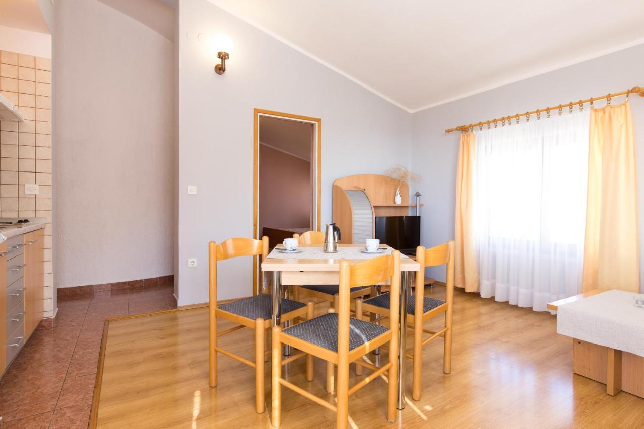Villa Paradiso Punat Buitenkant foto