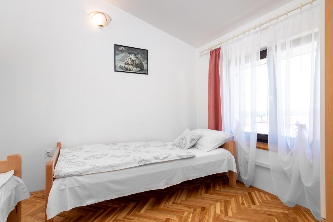 Villa Paradiso Punat Buitenkant foto