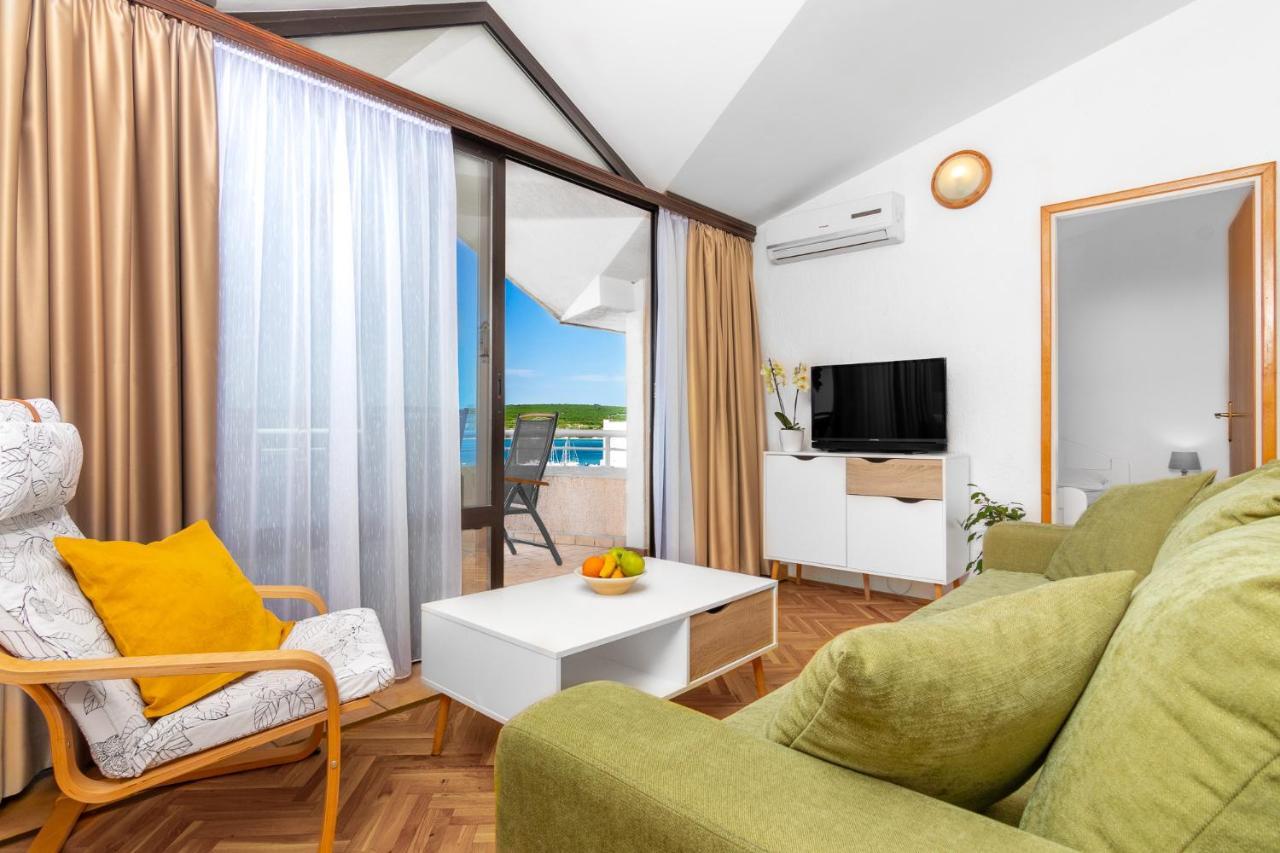 Villa Paradiso Punat Buitenkant foto