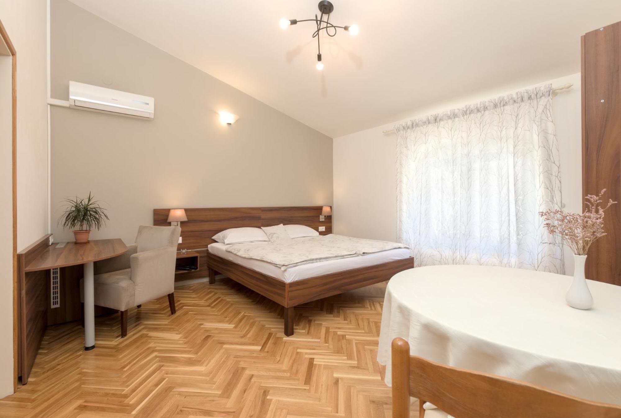 Villa Paradiso Punat Buitenkant foto
