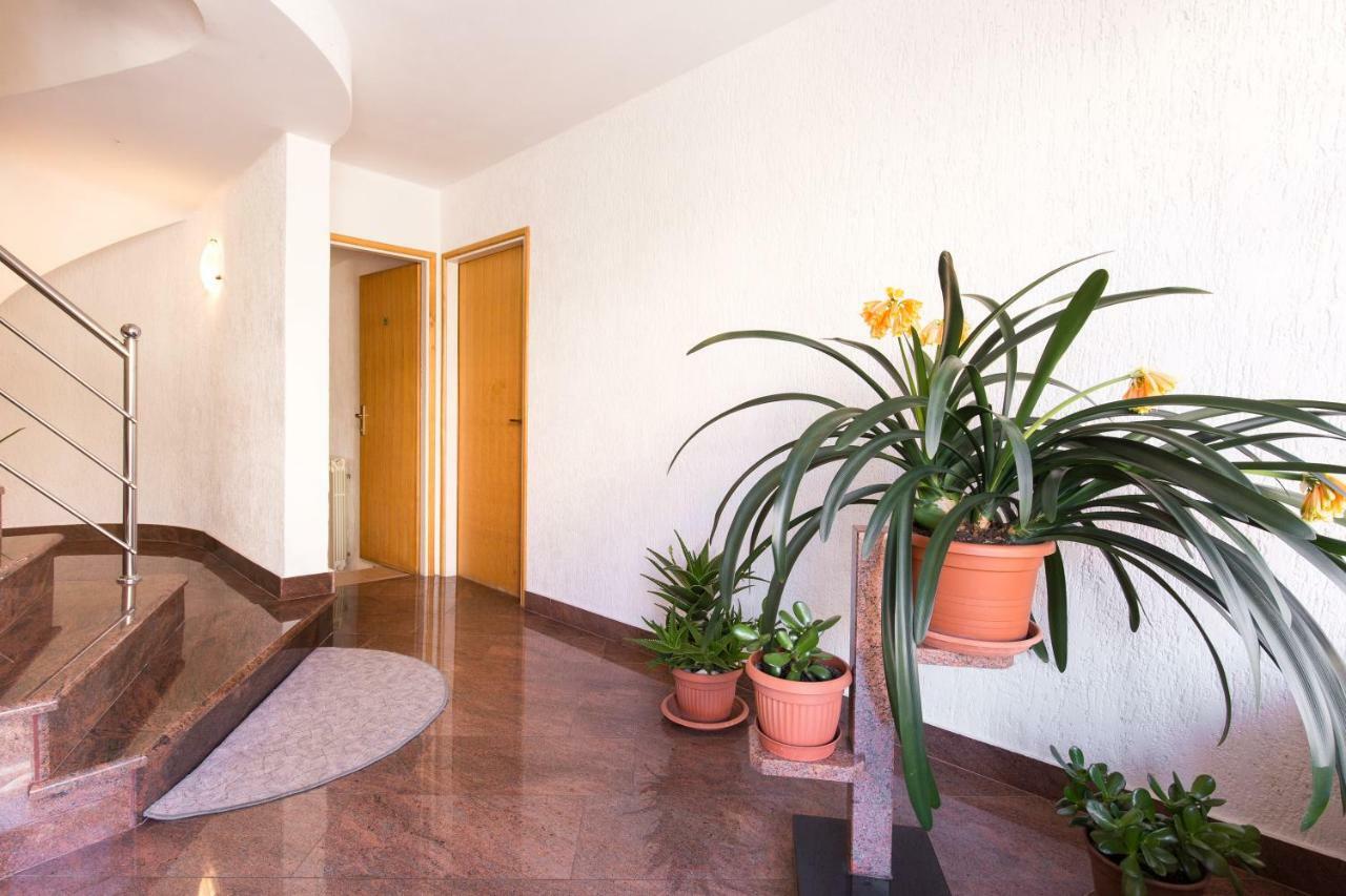 Villa Paradiso Punat Buitenkant foto