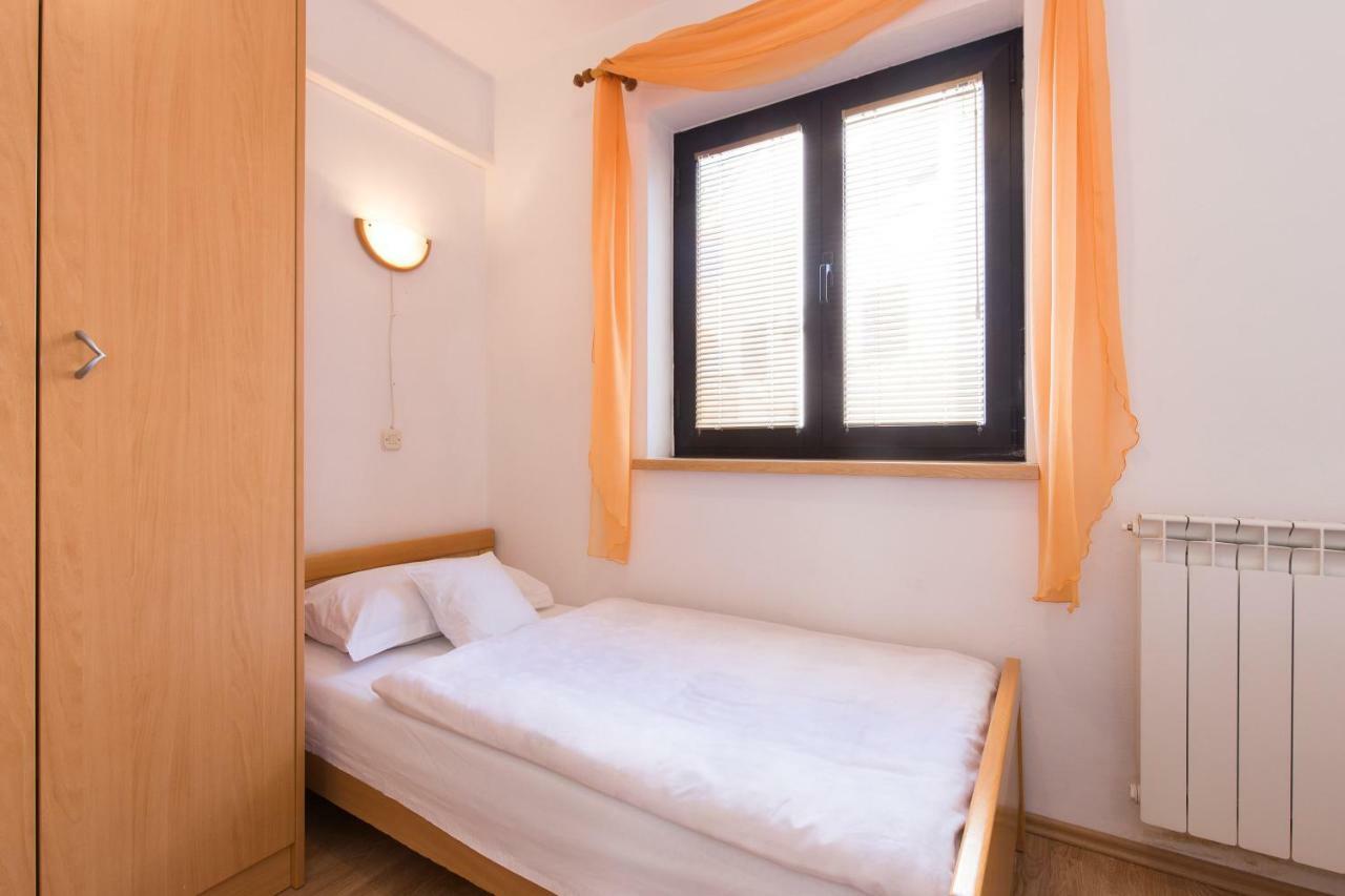 Villa Paradiso Punat Buitenkant foto