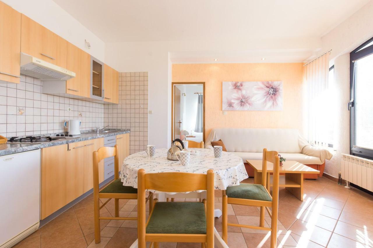 Villa Paradiso Punat Buitenkant foto